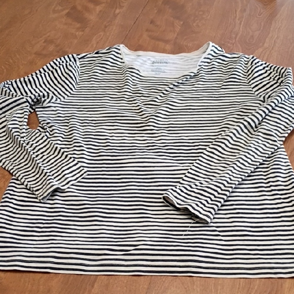 Croft & Barrow Black and White Striped Classic Tee
